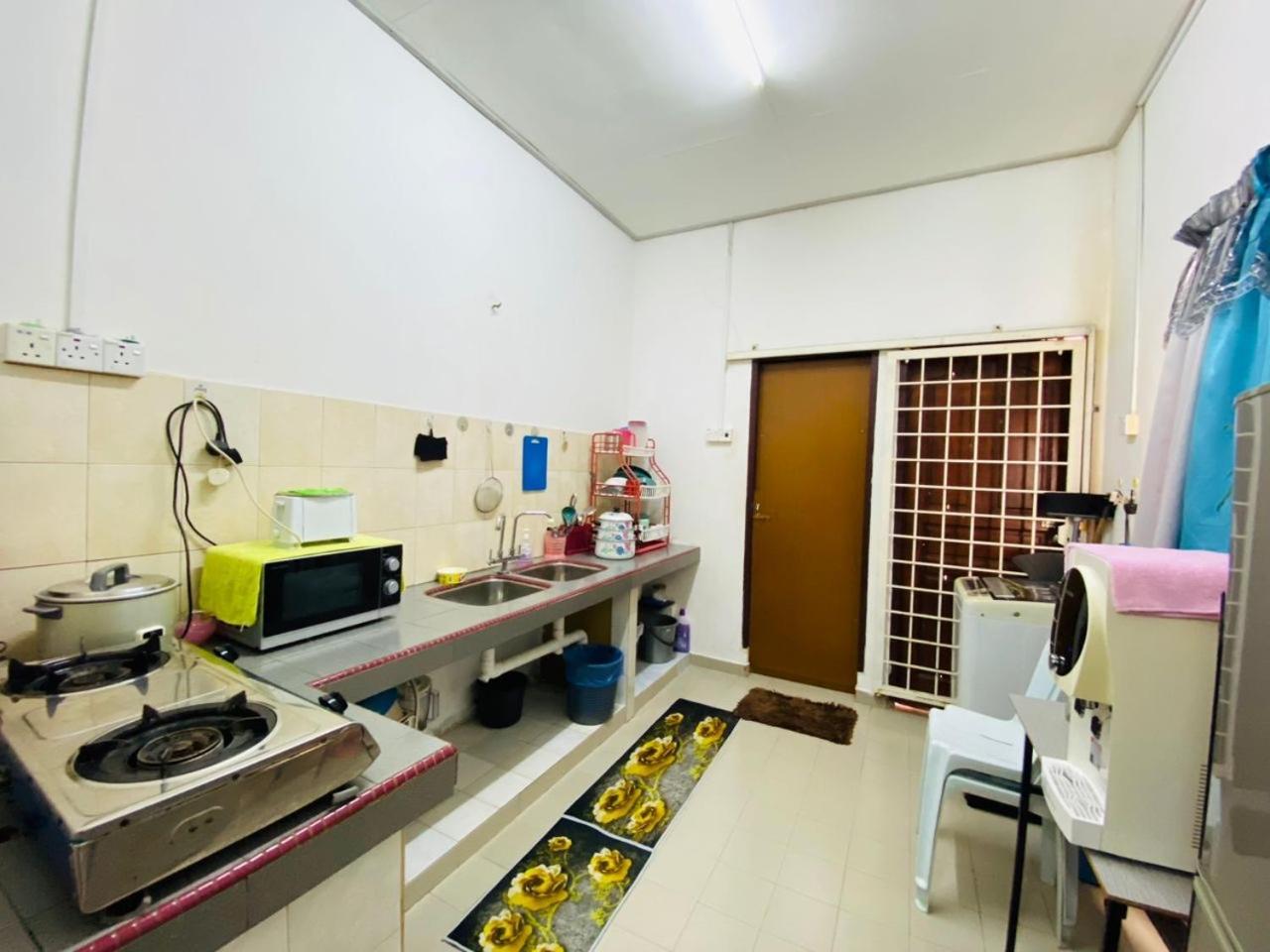 Homestay Ummi Kuala Terengganu Exterior foto